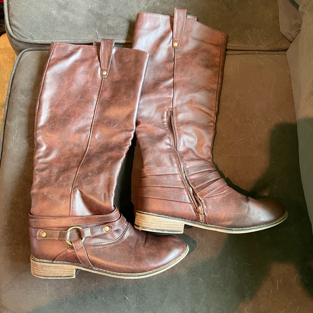 Brown boots size 9 from DSW